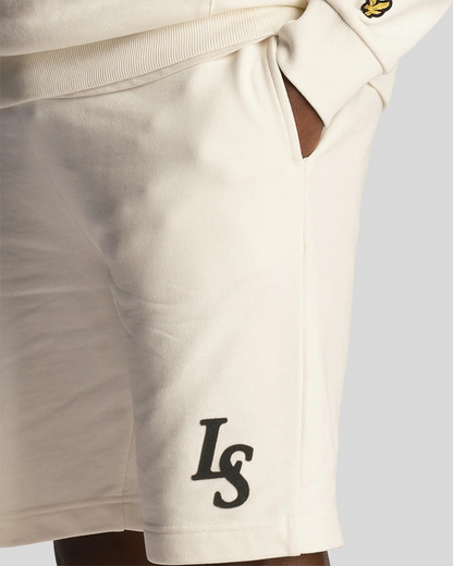 Coole Club Emblem Sweat Shorts von LYLE&SCOTT